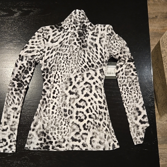 Norma Kamali Tops - Nwt! Norma Kamali Turtle Top XXS